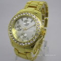 Reloj de lujo dorado con cristal